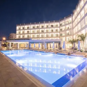 4* מלון Evalena