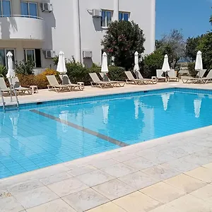 3* Apartahotel Mandalena